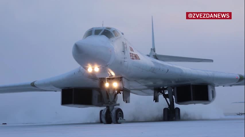 שני מפציצי Tu-160 רוסיים ביצעו טיסה מתוכננת מעל המים הנייטרליים של האוקיינוס הארקטי, כך דיווח משרד ההגנה הרוסי