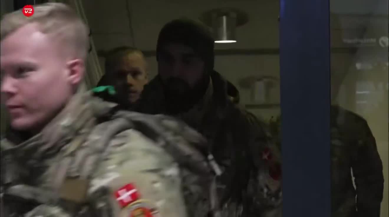 Danish combat troops have arrived. The Danish Army Chief, was on board the aircraft that landed on Monday evening in Kangerlussuaq, Greenland.–TV2