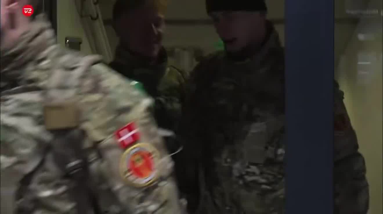 Danish combat troops have arrived. The Danish Army Chief, was on board the aircraft that landed on Monday evening in Kangerlussuaq, Greenland.–TV2