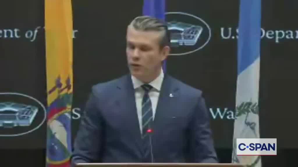 Pete Hegseth just unveiled “Greater North America.”A new strategic map — from Greenland to the Gulf of America — claiming every sovereign nation north of the equator is part of America’s security perimeter
